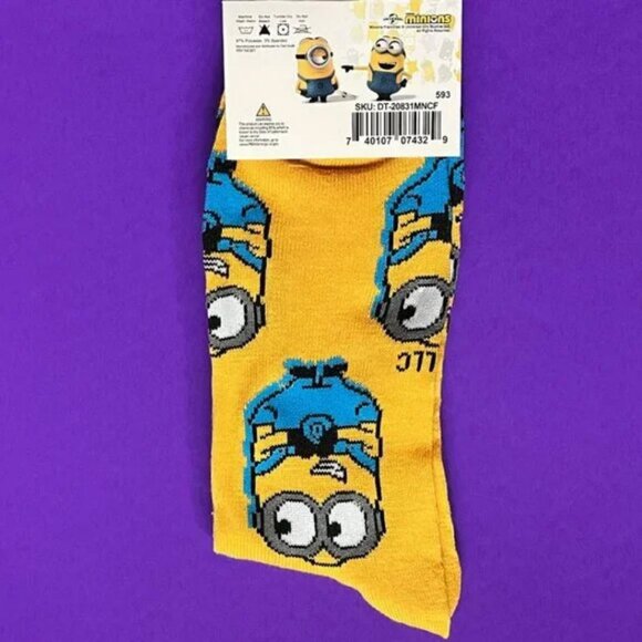 *3/$15* Mens Minions Socks - Picture 3 of 3